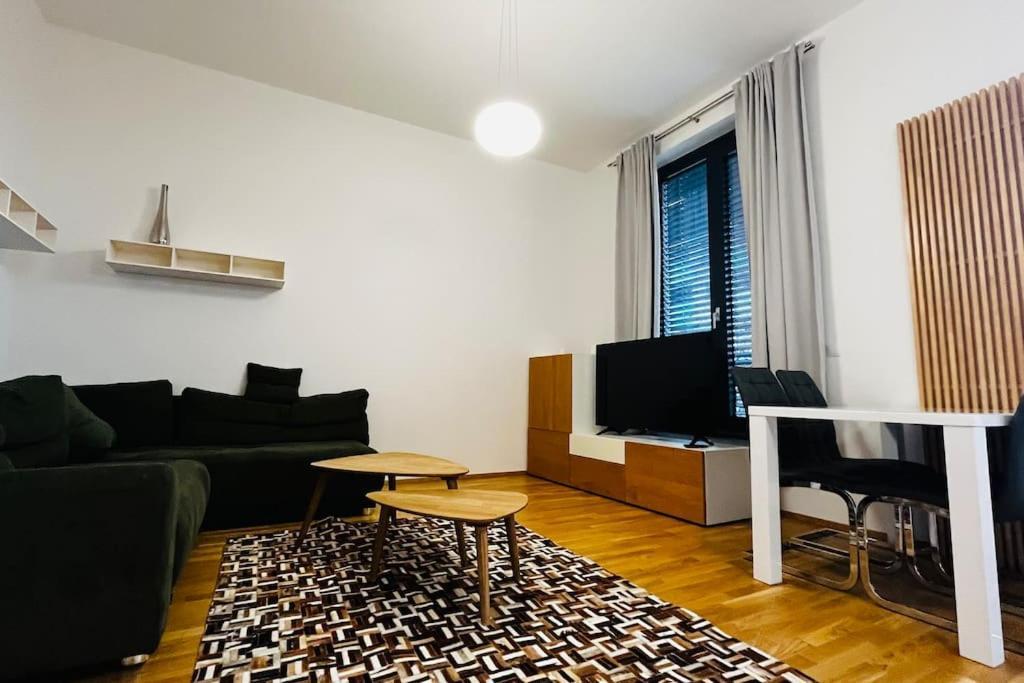 Apartment Holesovice, Garden, Garage Praha Eksteriør bilde