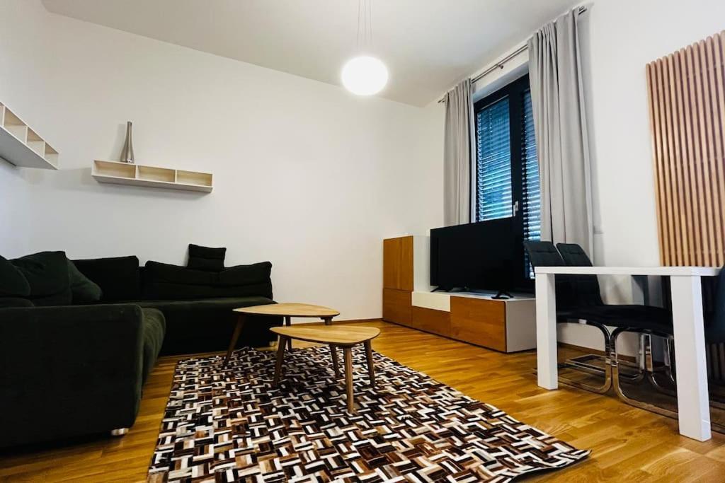 Apartment Holesovice, Garden, Garage Praha Eksteriør bilde
